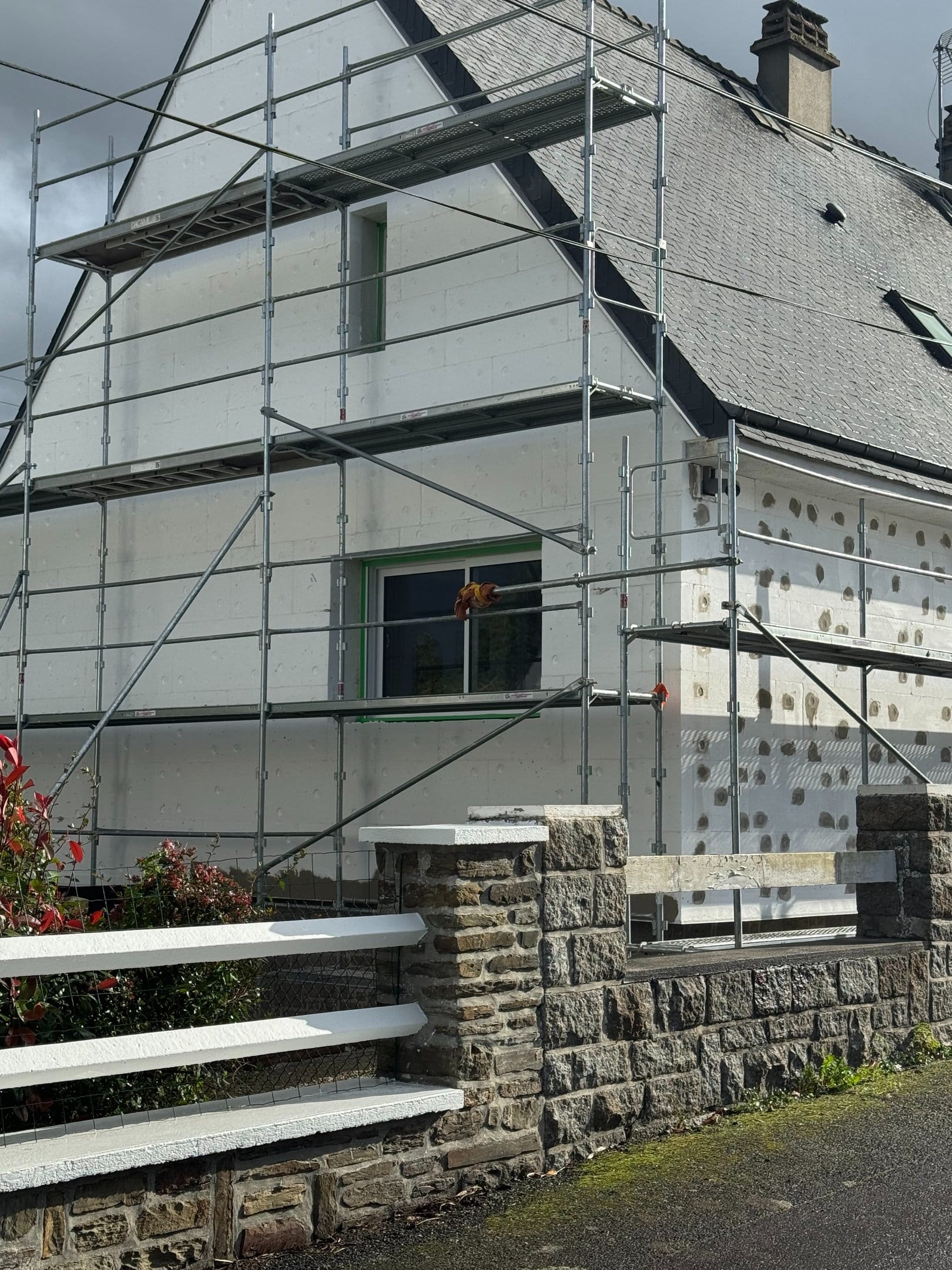 UNE MAISON ISOLÉE PAR L EXTÉRIEUR THERMIQUEMENT
